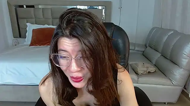 zoecruzz online show from 01-14-26, 04:32