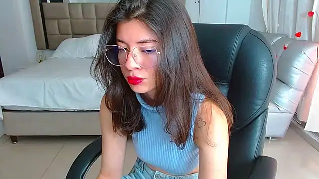 Snapshot of zoecruzz chatting on 03-04-26, 01:30 zoecruzz online show from 03-04-26, 01:30