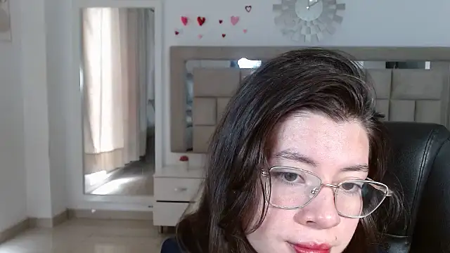 zoecruzz online show from 09-24-25, 02:34