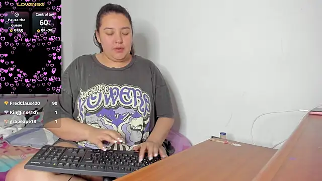 cutiepeach online show from 12-06-24, 03:57