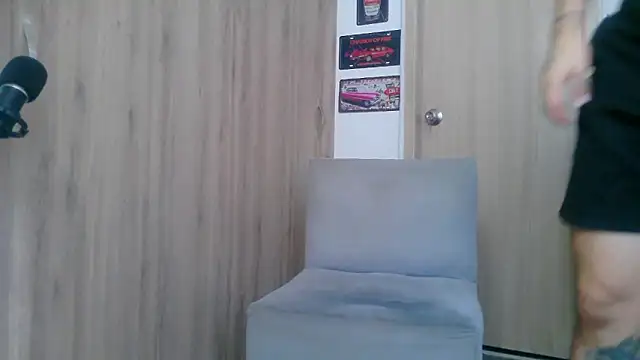 Aaron kwok28 online show from 11-02-25, 09:09