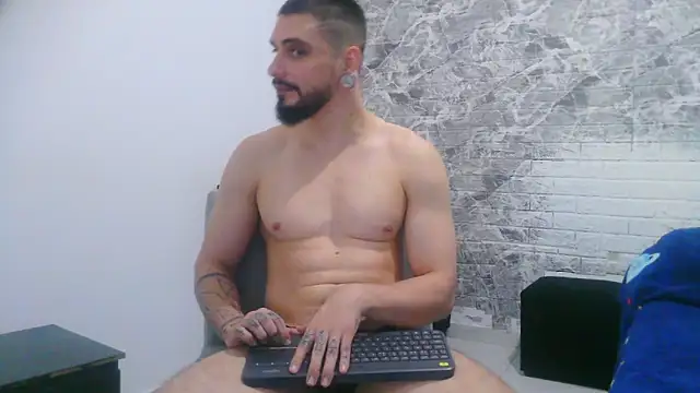 Aaron kwok28 online show from 09-18-25, 10:13