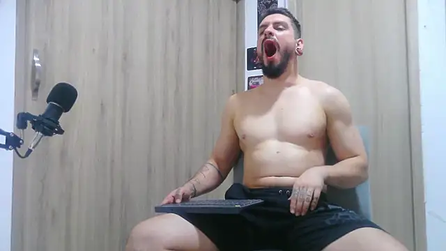 Aaron kwok28 online show from 11-12-25, 03:32