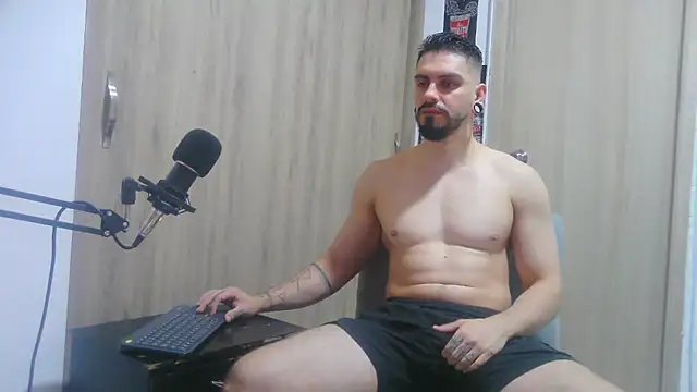 Aaron kwok28 online show from 11-23-25, 03:05