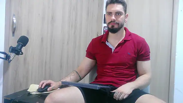 Aaron kwok28 online show from 11-18-25, 10:24