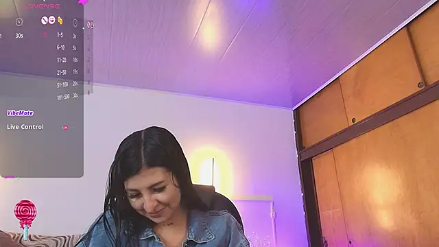 Snapshot of _gaby2 chatting on 04-22-26, 11:28 gaby2 online show from 04-22-26, 11:28