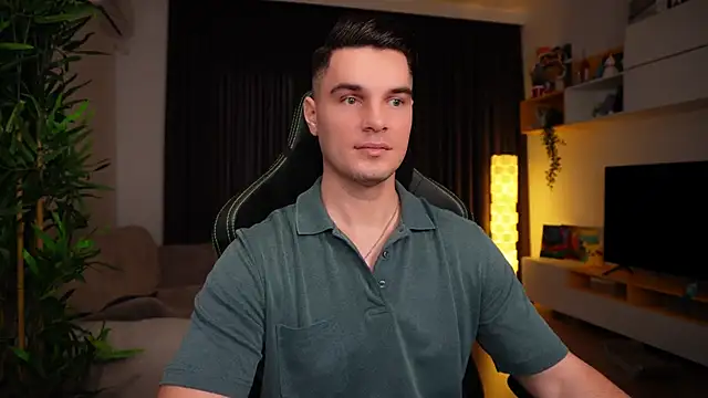 Snapshot of billypassion chatting on 02-15-25, 08:33 billypassion online show from 02-15-25, 08:33