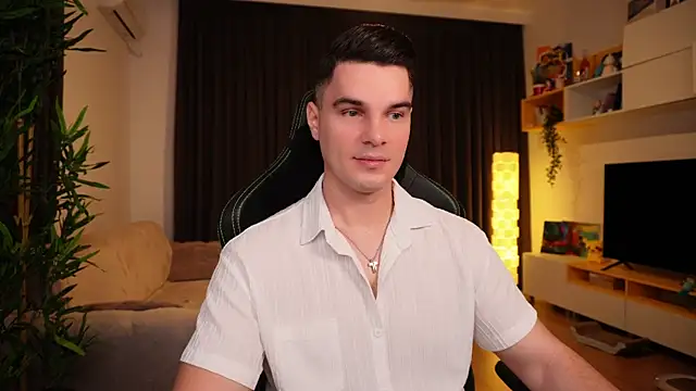 Snapshot of billypassion chatting on 02-18-25, 04:58 billypassion online show from 02-18-25, 04:58