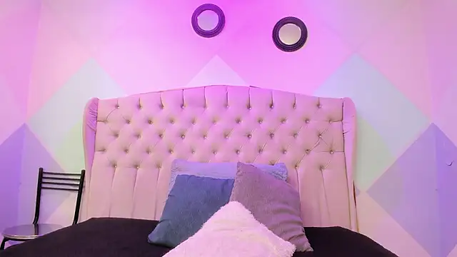 Snapshot of BritneyCollins chatting on 02-12-26, 11:54 BritneyCollins online show from 02-12-26, 11:54