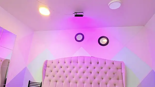 Snapshot of BritneyCollins chatting on 02-13-26, 12:05 BritneyCollins online show from 02-13-26, 12:05