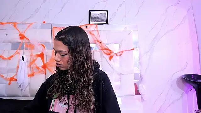 BritneyCollins online show from 10-16-25, 11:40