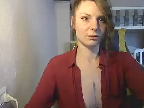 Snapshot of Feli_blue chatting on 03-10-25, 12:17 Feli blue online show from 03-10-25, 12:17