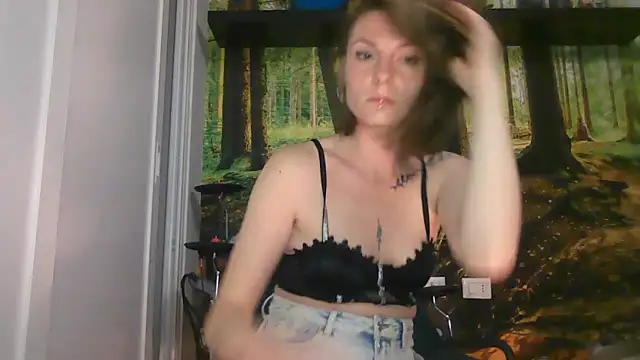 Snapshot of Feli_blue chatting on 05-05-26, 09:40 Feli blue online show from 05-05-26, 09:40