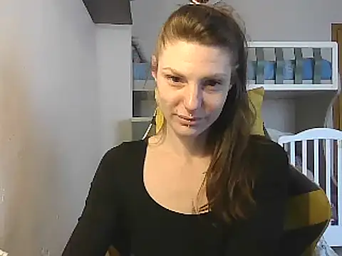 Snapshot of Feli_blue chatting on 02-04-25, 09:07 Feli blue online show from 02-04-25, 09:07