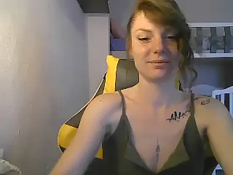 Snapshot of Feli_blue chatting on 03-14-25, 09:03 Feli blue online show from 03-14-25, 09:03
