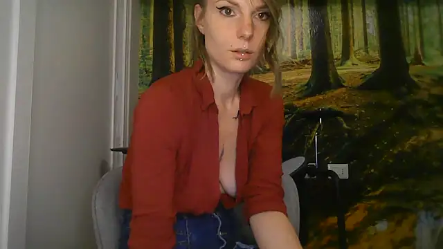 Feli blue online show from 10-30-25, 10:28