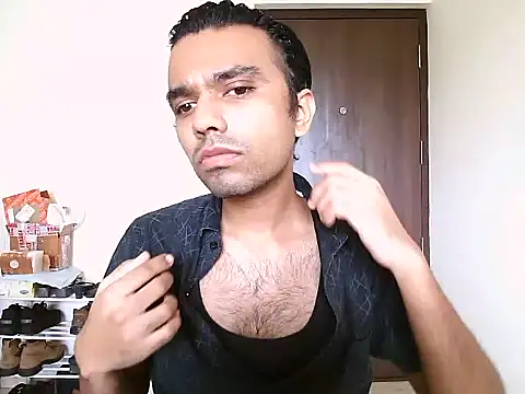 Snapshot of BoyzaraHatke chatting on 08-02-26, 09:51 BoyzaraHatke online show from 08-02-26, 09:51