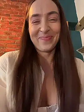 Holly Play online show from 07-24-26, 08:54