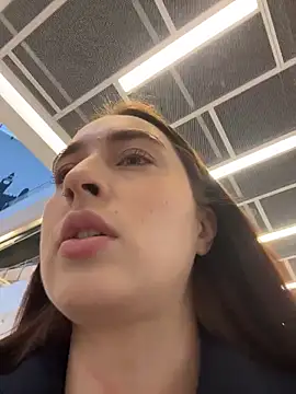 Holly Play online show from 11-21-25, 12:15