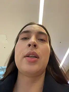 Holly Play online show from 11-26-25, 12:05