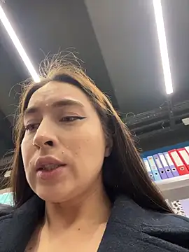 Holly Play online show from 12-21-25, 12:07