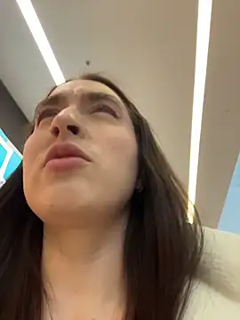 Holly Play online show from 02-11-26, 12:16