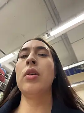 Holly Play online show from 03-20-26, 12:06