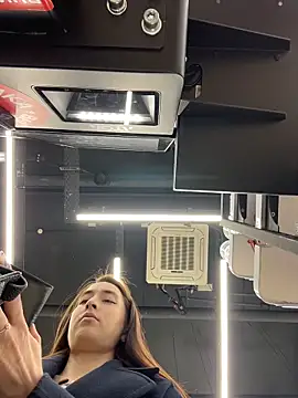 Holly Play online show from 04-10-26, 07:15