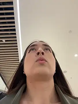 Holly Play online show from 04-13-26, 11:58