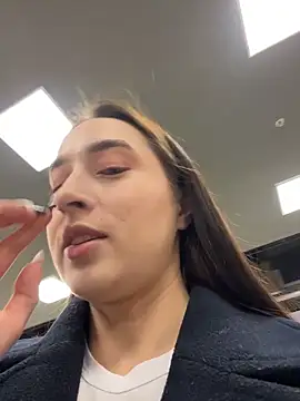 Holly Play online show from 11-17-25, 12:09