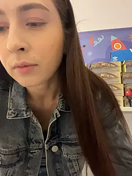 Holly Play online show from 07-21-26, 07:53