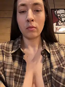 Holly Play online show from 06-08-26, 10:05