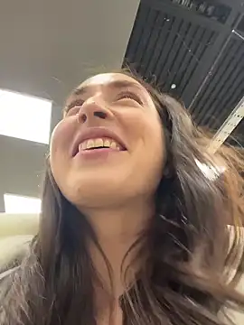 Holly Play online show from 02-06-26, 12:12