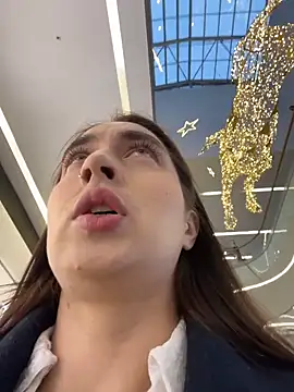 Holly Play online show from 11-29-25, 07:08