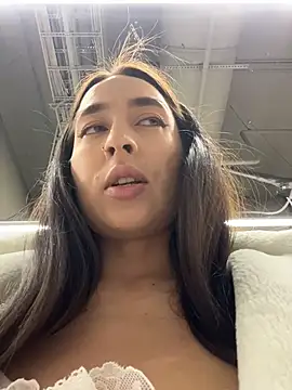 Holly Play online show from 02-25-26, 12:05