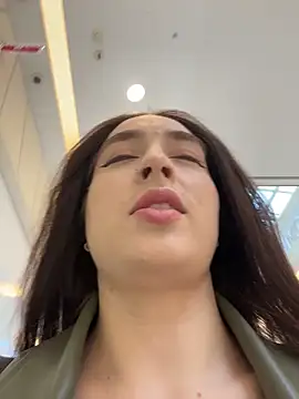 Holly Play online show from 04-15-26, 11:59