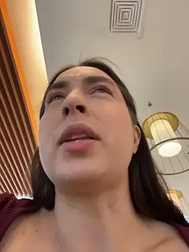 Holly Play online show from 12-23-25, 09:08