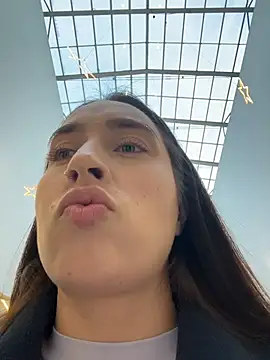 Holly Play online show from 11-16-25, 12:10