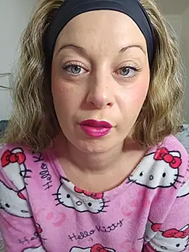 Chaudesquirt online show from 01-12-26, 07:15