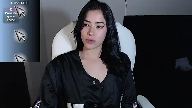 Snapshot of LESLIEBLACK_ chatting on 02-27-25, 02:57 LESLIEBLACK online show from 02-27-25, 02:57