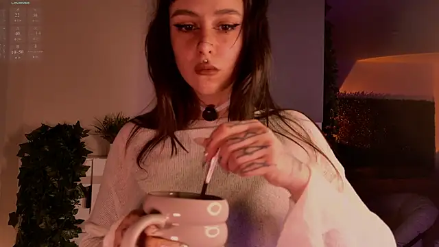 MichaellaMoon online show from 04-12-26, 04:43