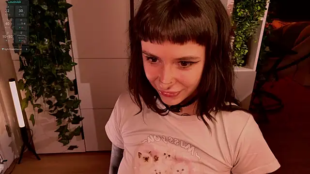 MichaellaMoon online show from 04-15-26, 06:56