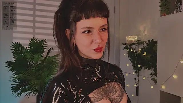 MichaellaMoon online show from 01-18-26, 06:11