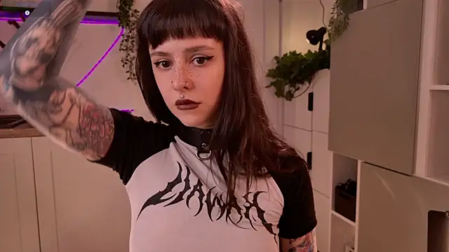 MichaellaMoon online show from 05-30-26, 05:51