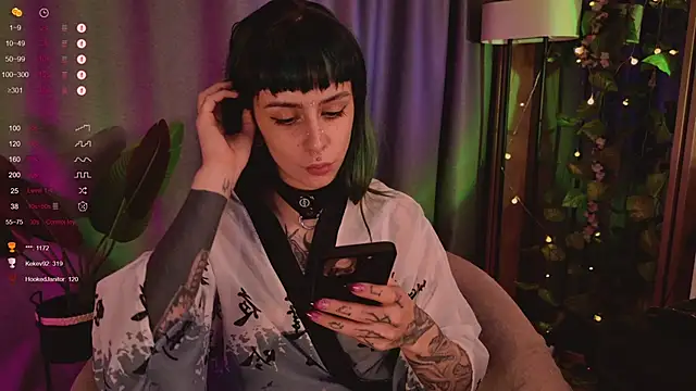 MichaellaMoon online show from 02-09-25, 06:11