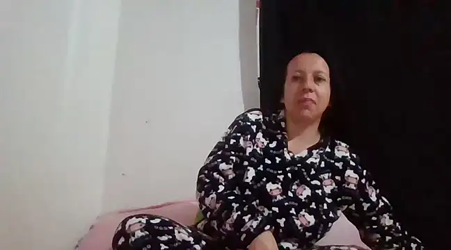 Snapshot of milfevha chatting on 03-14-25, 02:41 milfevha online show from 03-14-25, 02:41