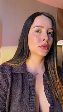 Snapshot of Alessia-miller_ chatting on 06-17-26, 09:47 Alessia-miller online show from 06-17-26, 09:47