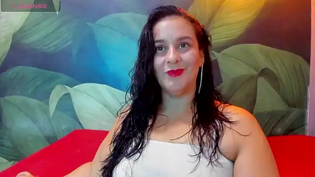 Snapshot of Sharllot_bbw chatting on 01-14-25, 07:43 Sharllot bbw online show from 01-14-25, 07:43