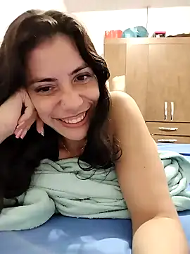 Snapshot of Rainha_Travessa chatting on 01-08-25, 10:48 Rainha Travessa online show from 01-08-25, 10:48