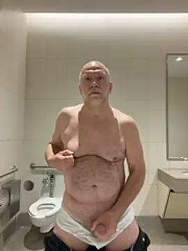 FLSexyGuy online show from 04-11-26, 01:26